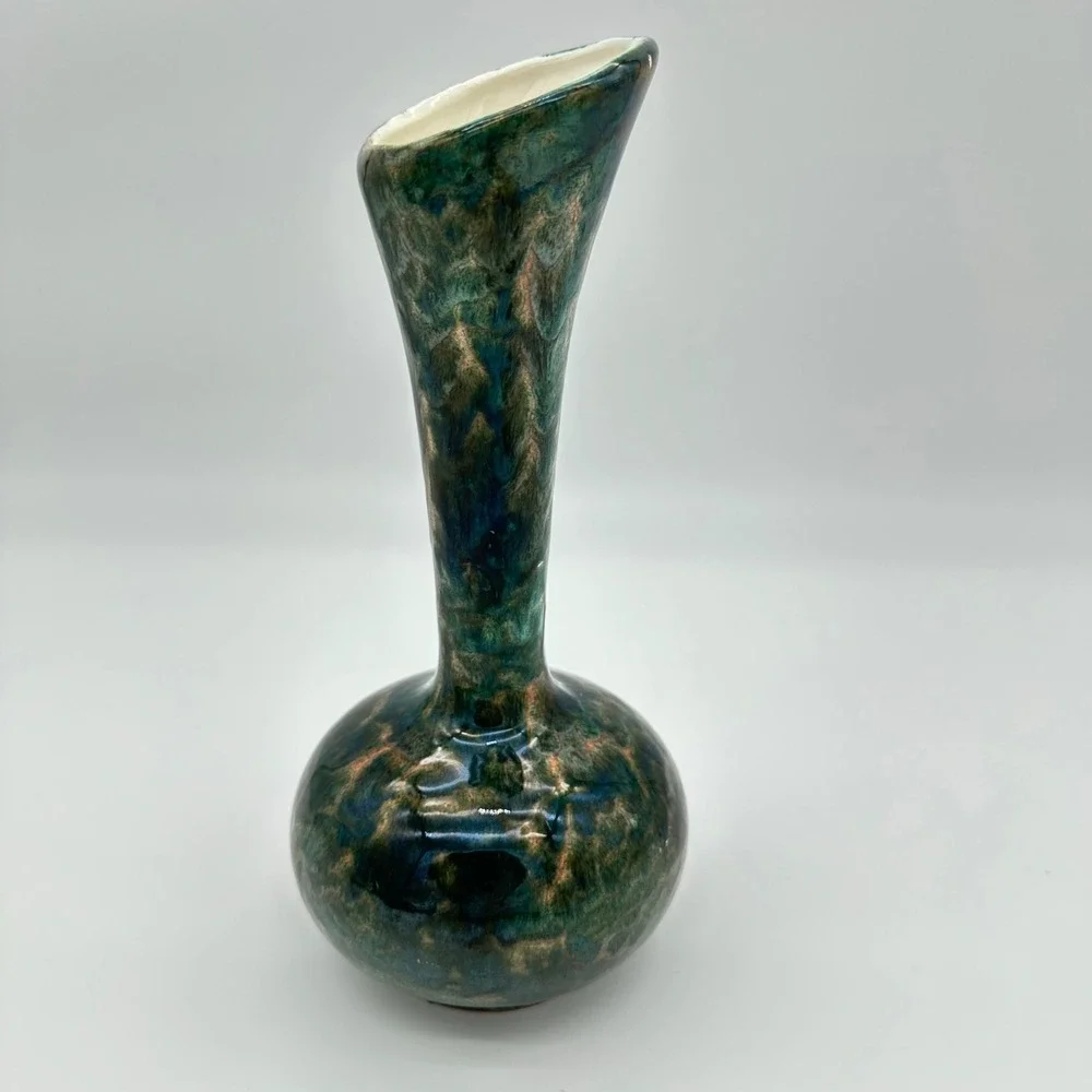 Blue Mountain Pottery Bud Vase 383 8.5